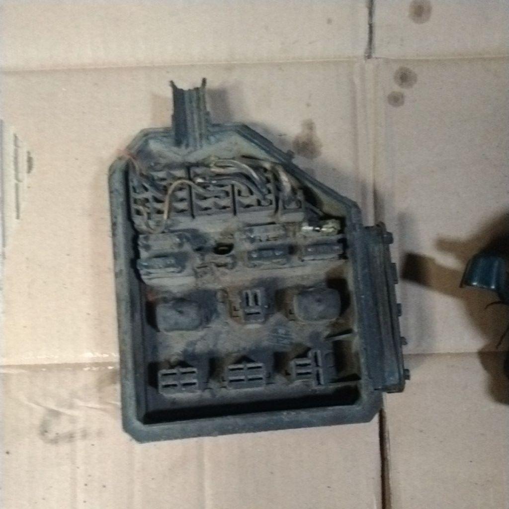 BOX SKRING SEKRING  LUAR TOYOTA COROLLA DX SEMUA TIPE