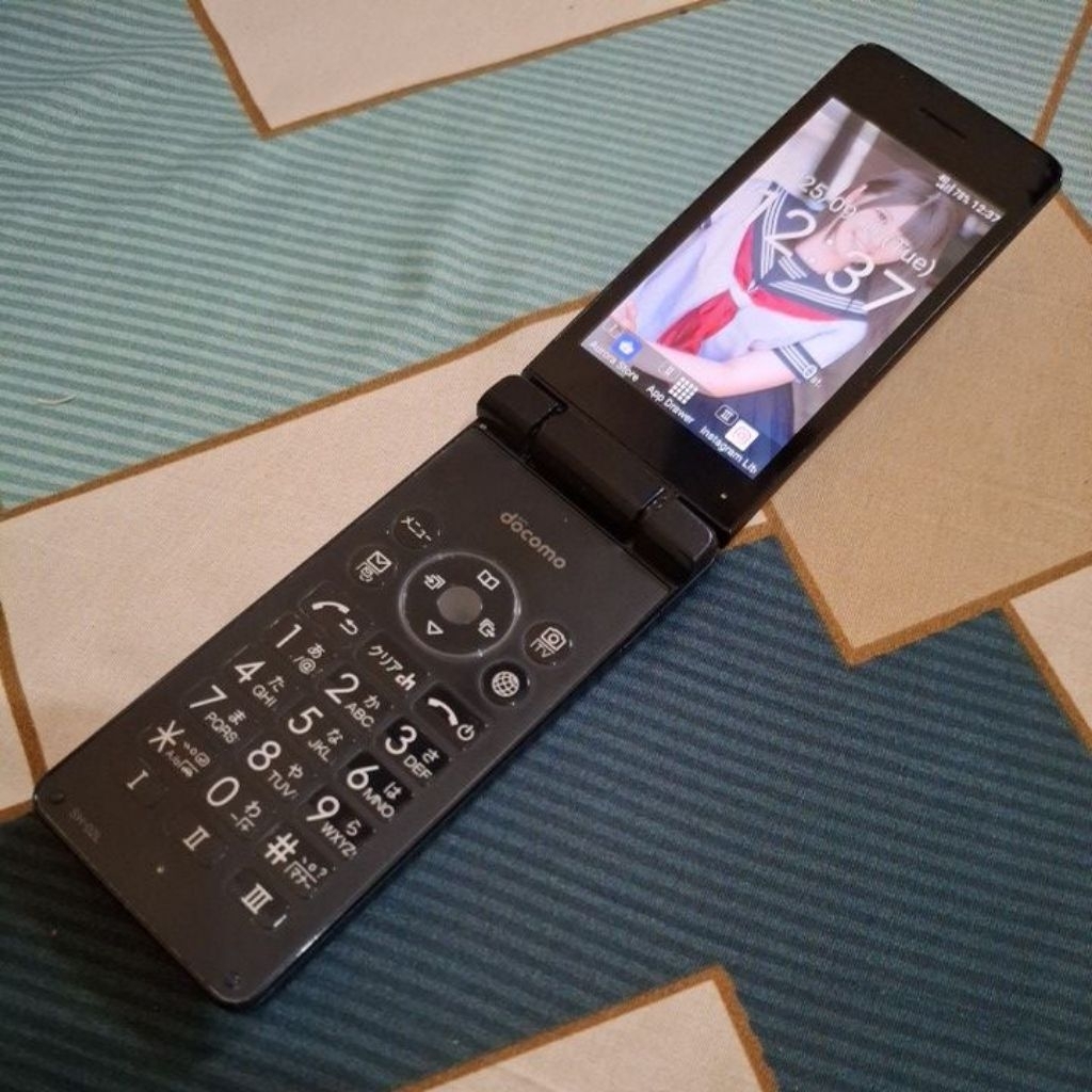[PRE-ORDER] HP Lipat WIFI ONLY Japanese Flip Phone SHARP Aquos SH-02L Android 8.1