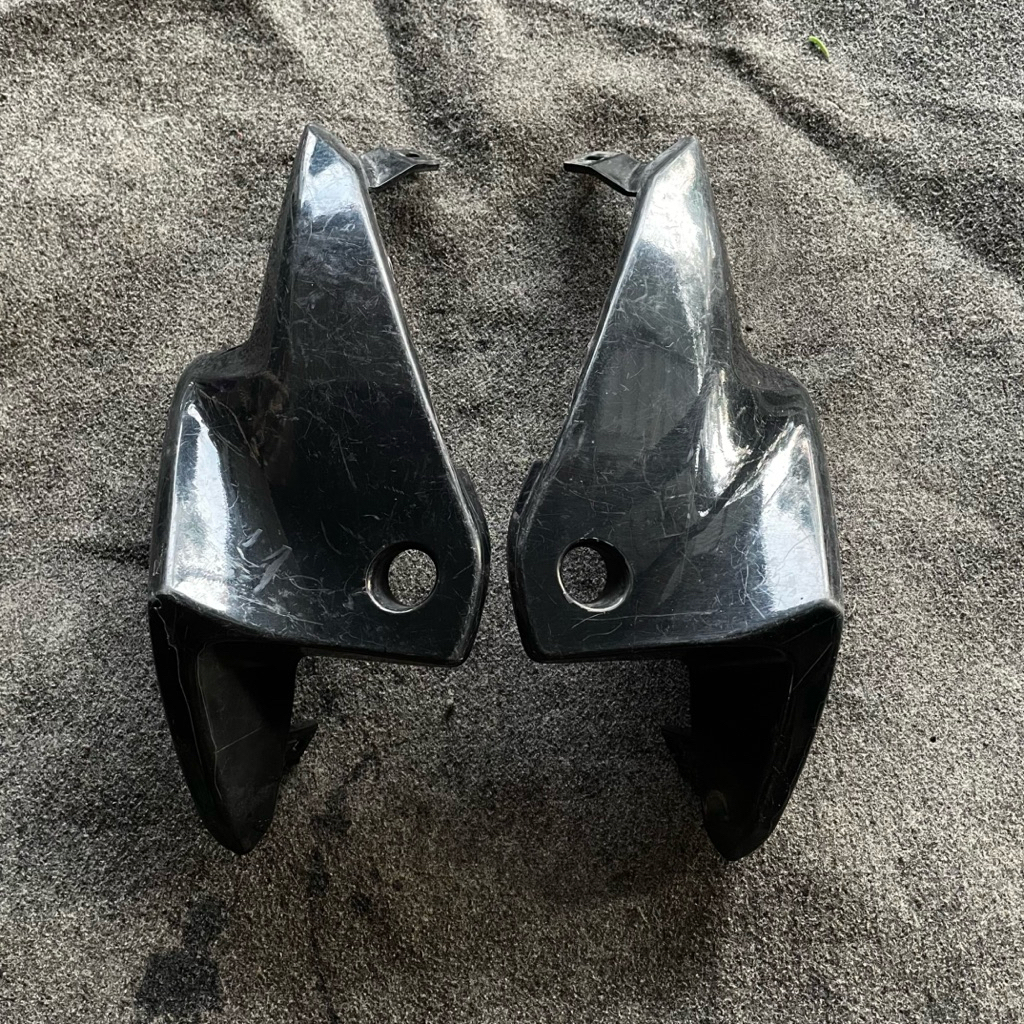Cover tutup kupingan lampu sein batok depan honda megapro mono mp mono shock original second