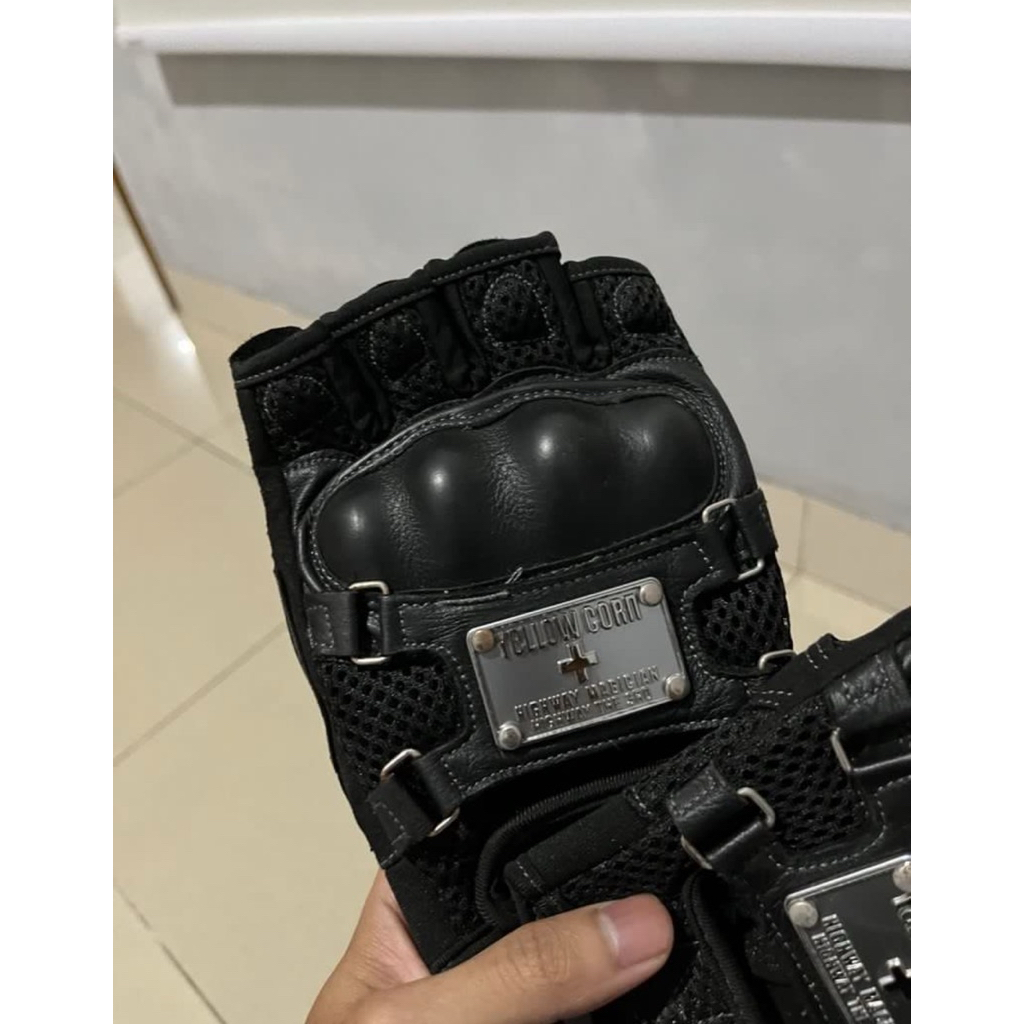 Preloved Gloves Yellow Corn Secons