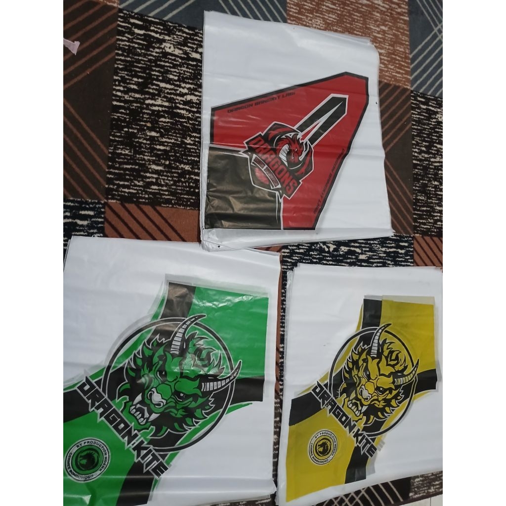Kertas Layangan Motif 2 Warna Kilap