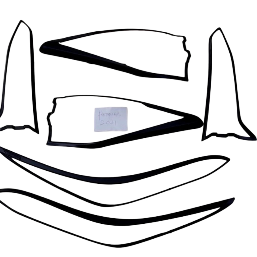 Garnish Depan Belakang Mobil Fortuner 2021 Hitam