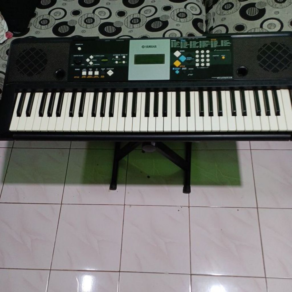 keyboard yamaha psr e223 second