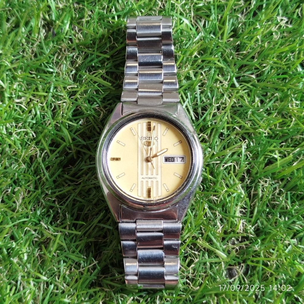 jam pria tangan Seiko 5 Automatic 7009-3040 luminous dial