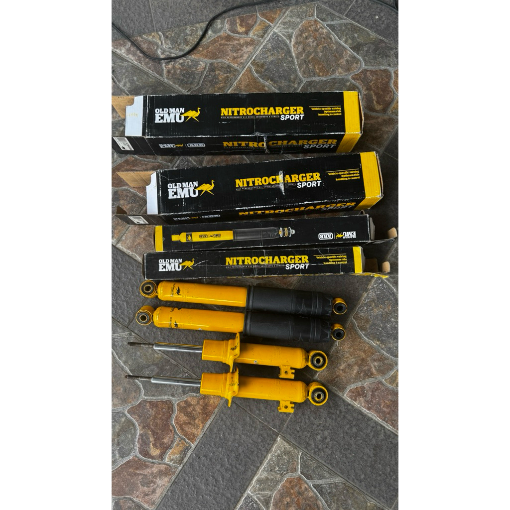 set shockbreaker OME pajero sport old man emu
