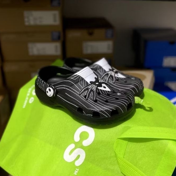 SANDAL ANAK CROCS ORIGINAL CROCS CLASSIC CLOG x DISNEY ORIGINAL 100% RESMI