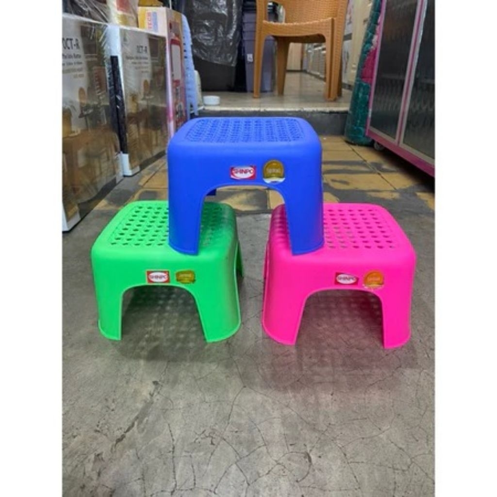 SHINPO-SIP 168 / Bangku Jengkok / Kursi Jengkok / Kursi Plastik / Bangku kursi Murah