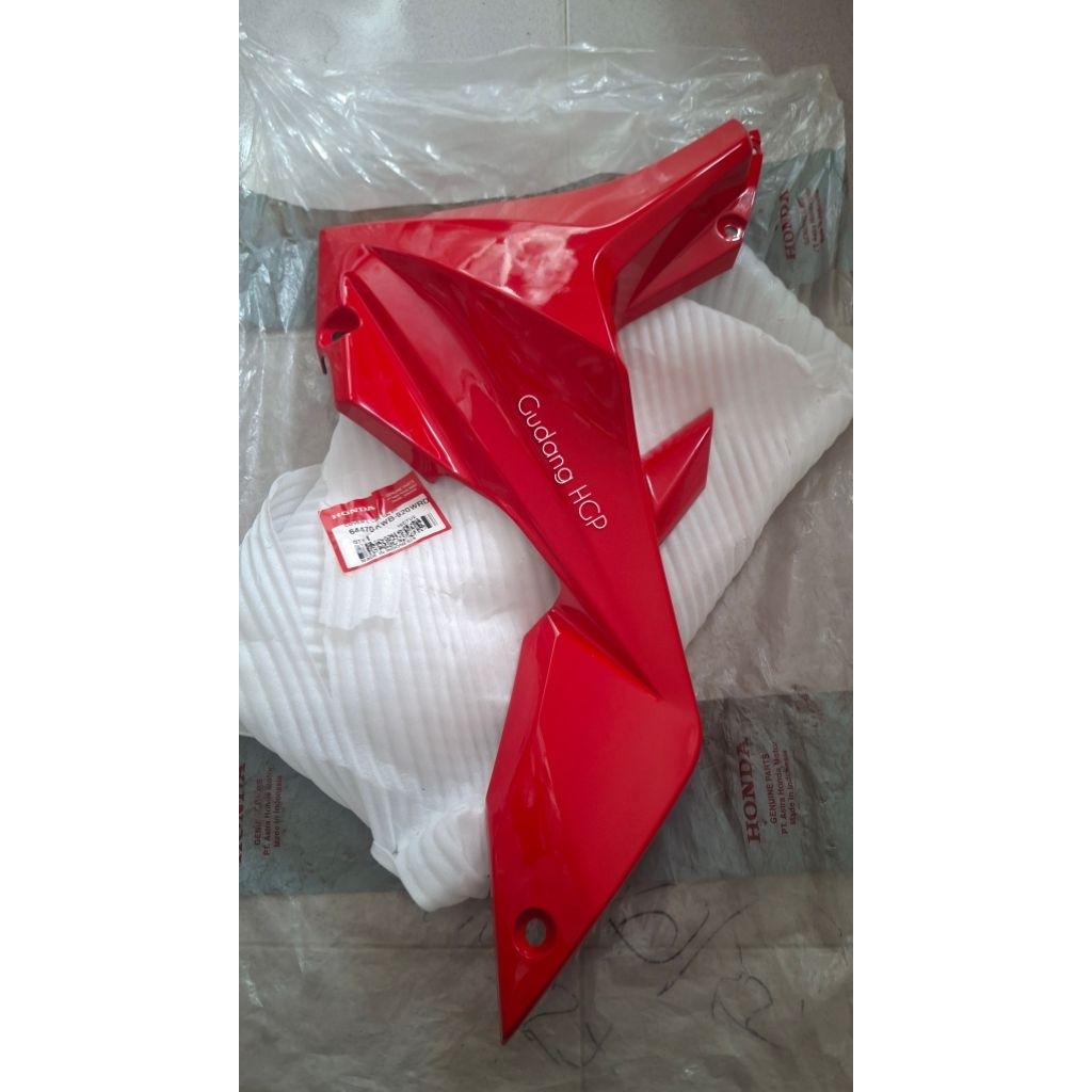 Cover L Lower Wine Red Cover Sayap Bawah Blade Karbu 64470-KWB-920WRD Ori Honda Genuine Parts