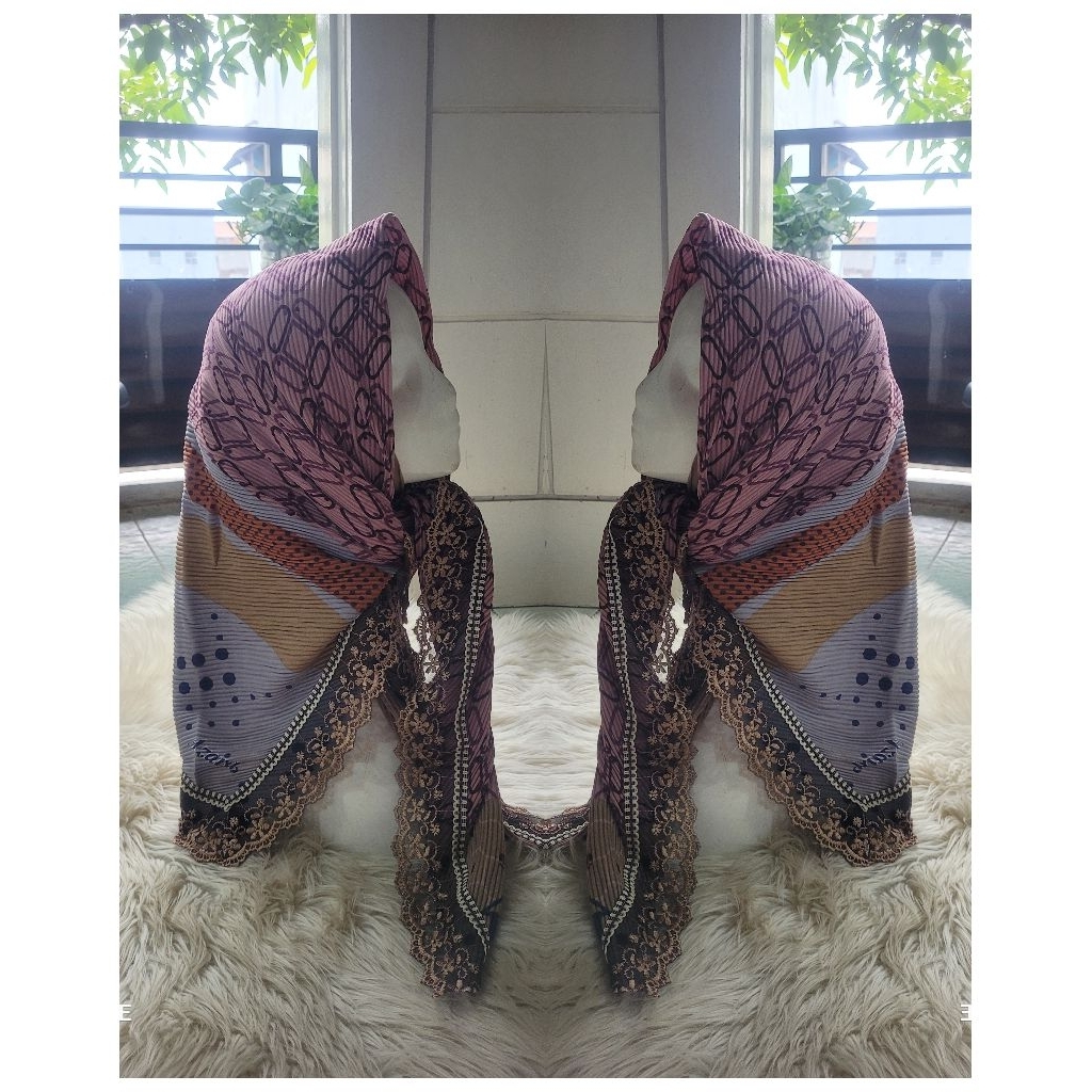 HIJAB SEGI EMPAT PLISKET RENDA