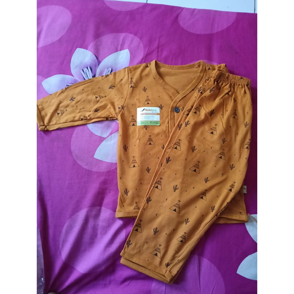 SETELAN BAJU BAYI ALDABRA