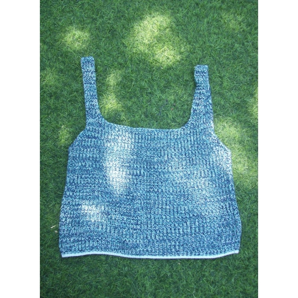 The Executive Vest Knitted Crop Top Size M / Atasan Rompi Rajut Crop Top Executive