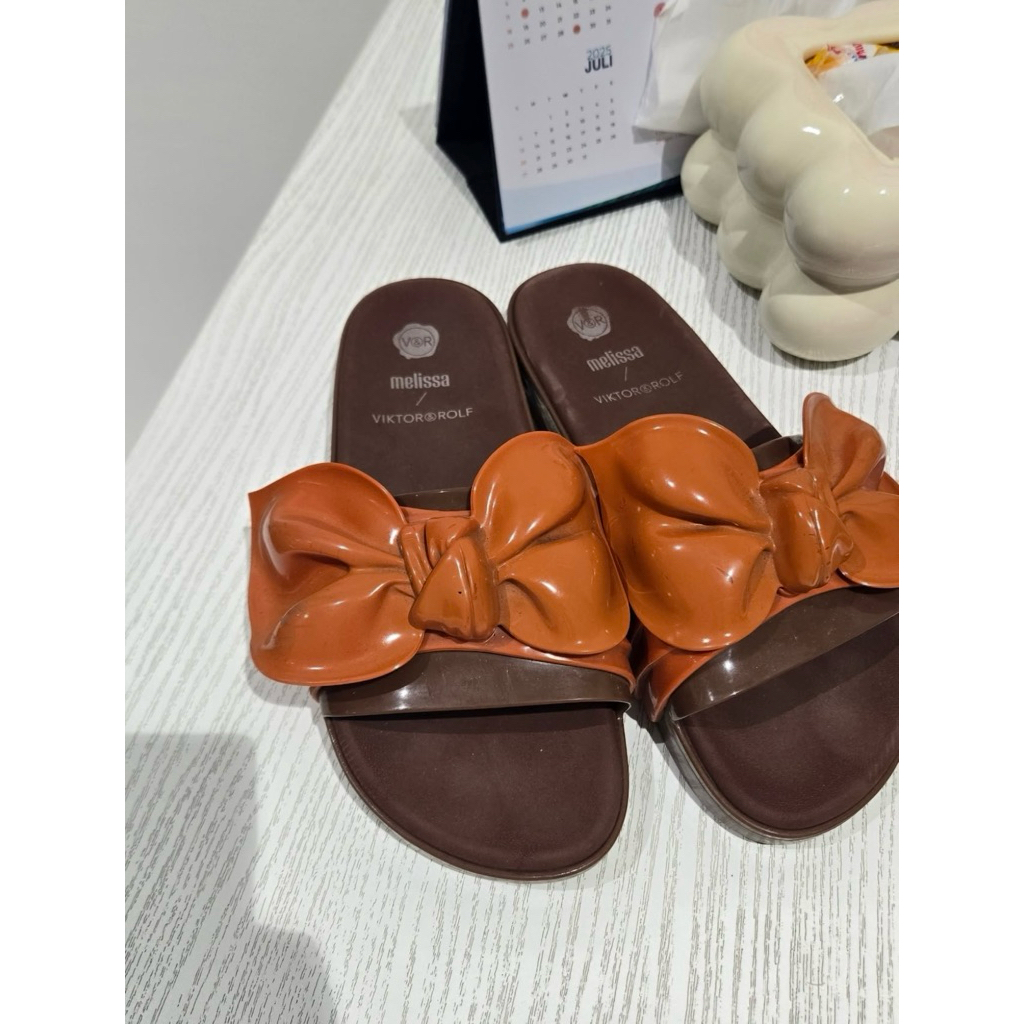 Melissa size 40 like new