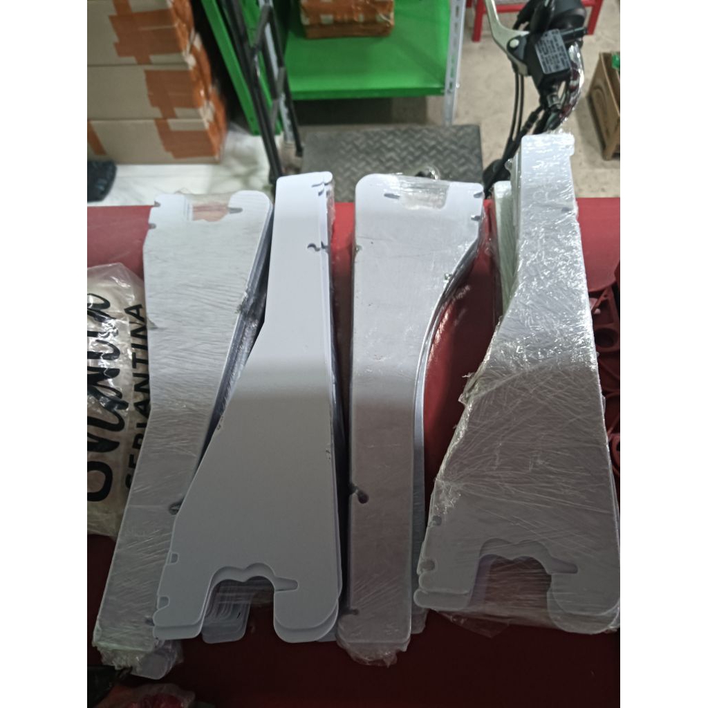 BRACKET RAK GONDOLA ECERAN / PCS