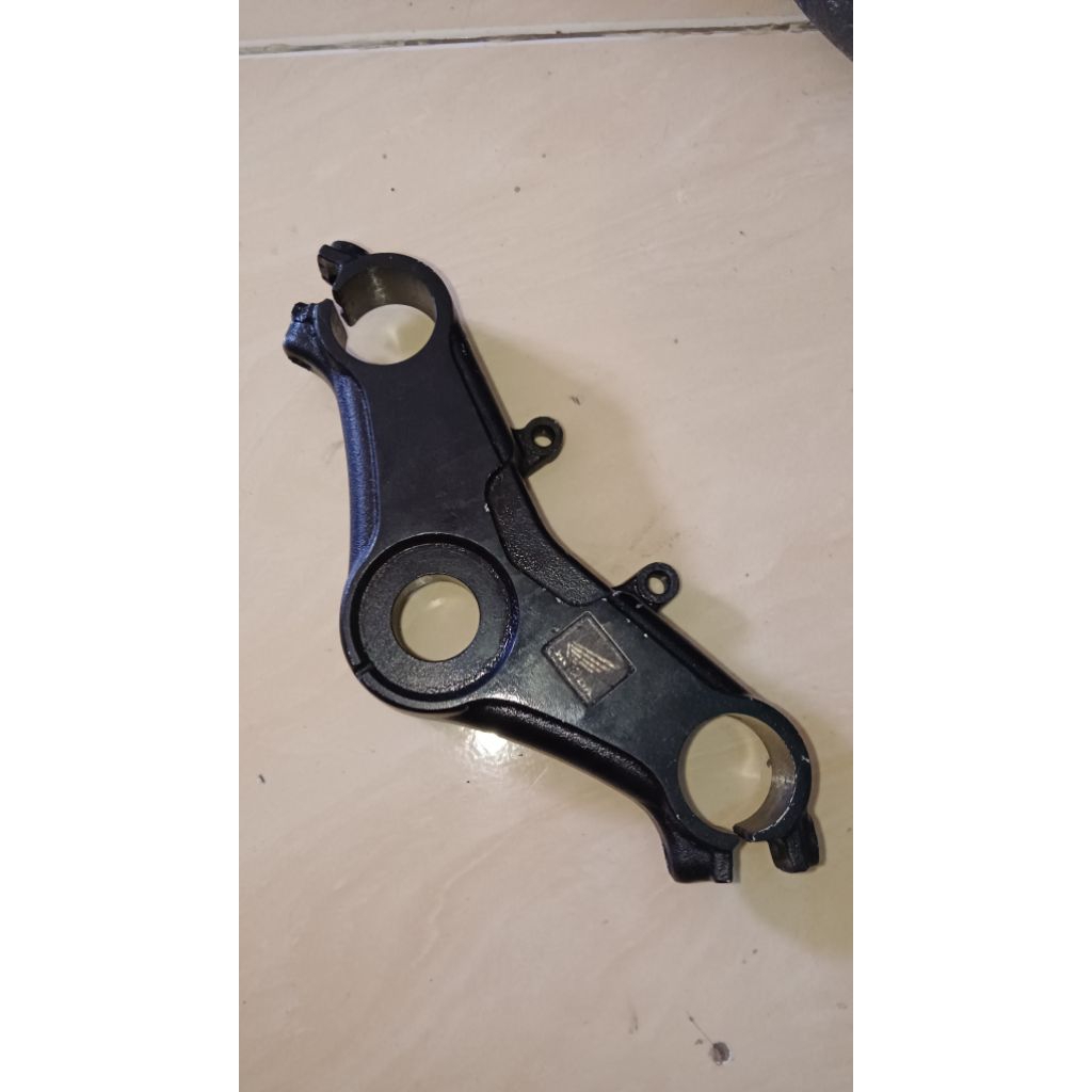 Segitiga T Atas Honda CBR 150R Cbr150r original