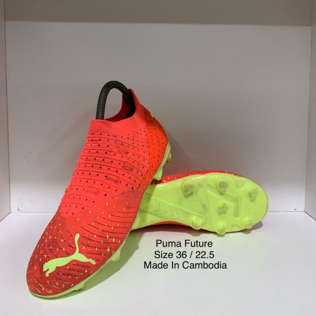 Sepatu Bola Puma Future Preloved
