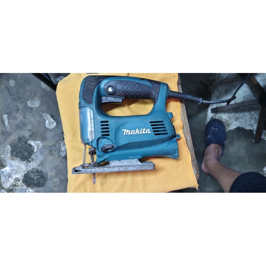 makita jigsaw 4329 second kondisi normal