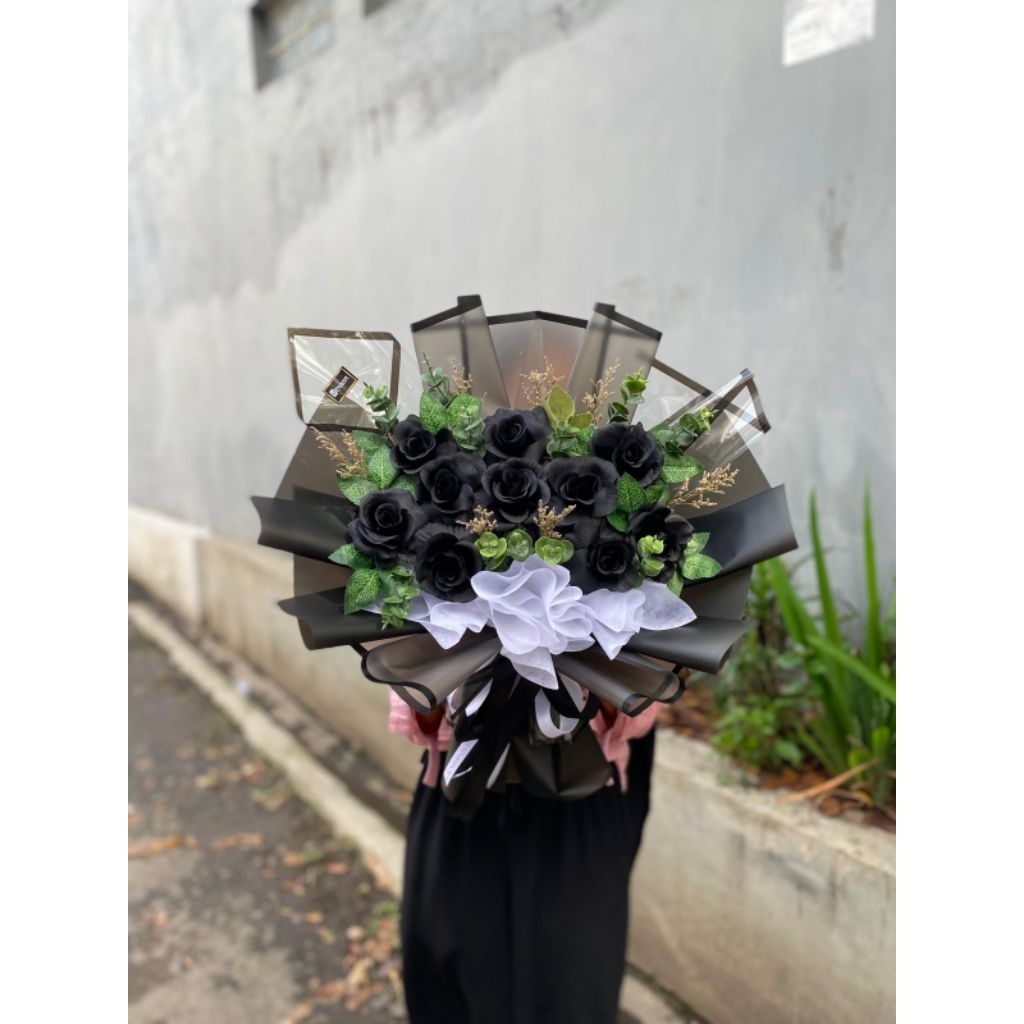 (READY INSTANT) BUKET BUNGA HITAM SERIES - BLACK SERIES BUKET SPESIAL UNTUK COWOK | Bucket Wisuda Ul