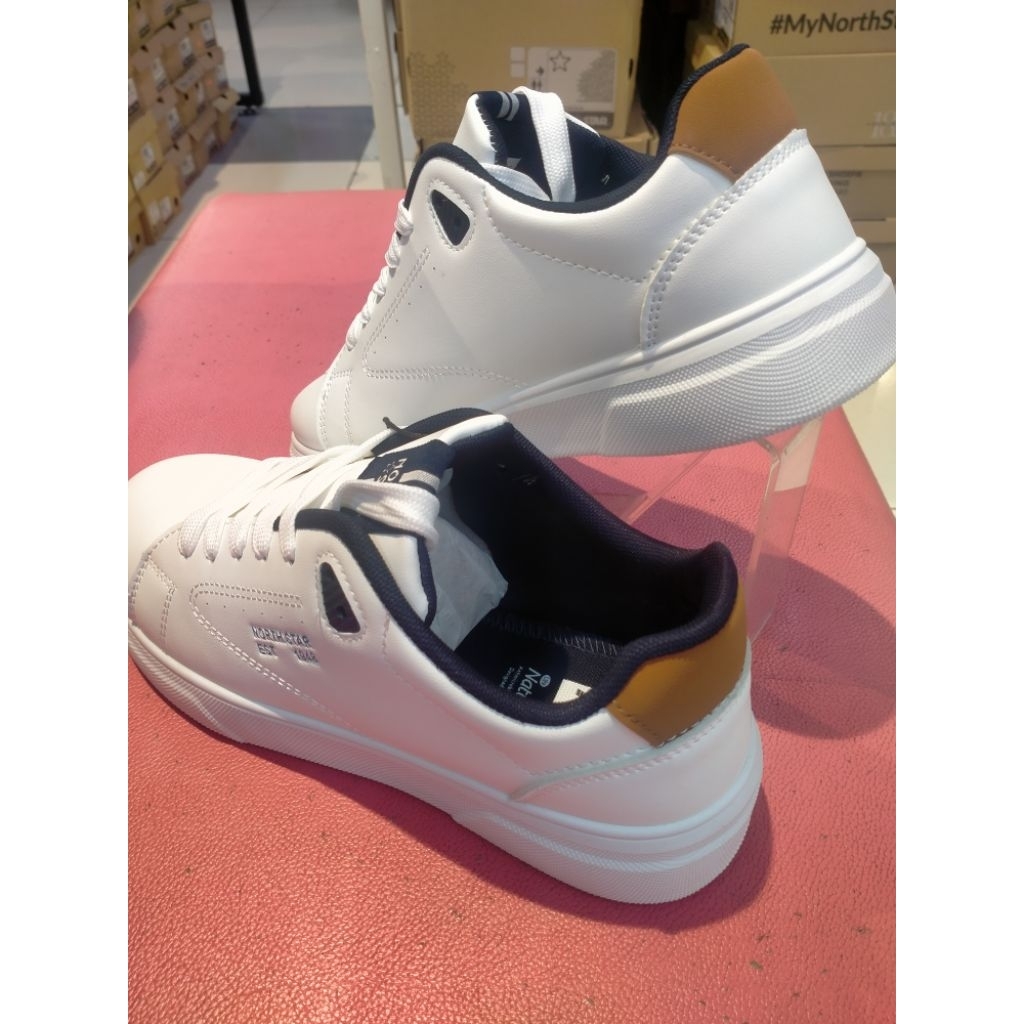 sepatu sneaker pria bata original putih new