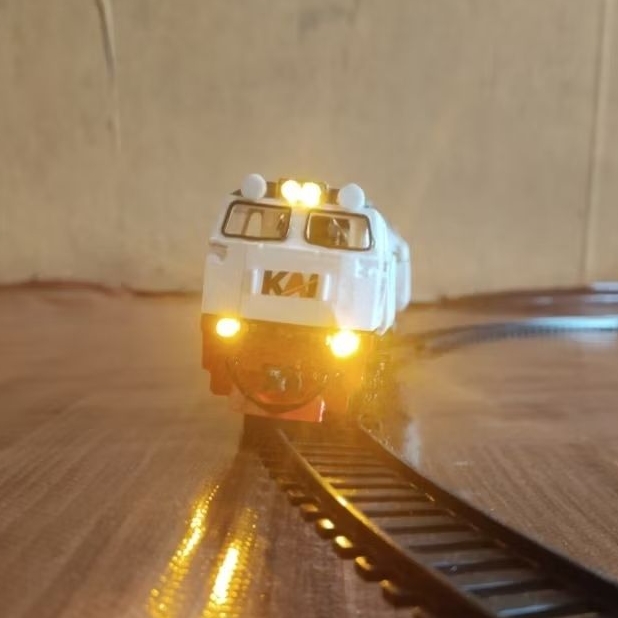 miniatur kereta api remot control seri cc 206