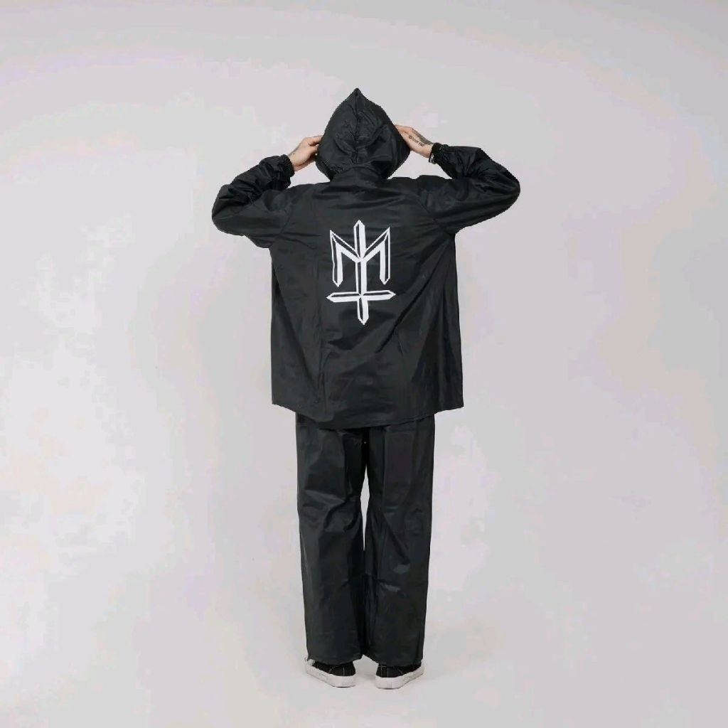 Jas Hujan Hoodie MATERNAL DISASTER-Jas Hujan Setelan- Pria dan Wanita-Jas Hujan Dewasa