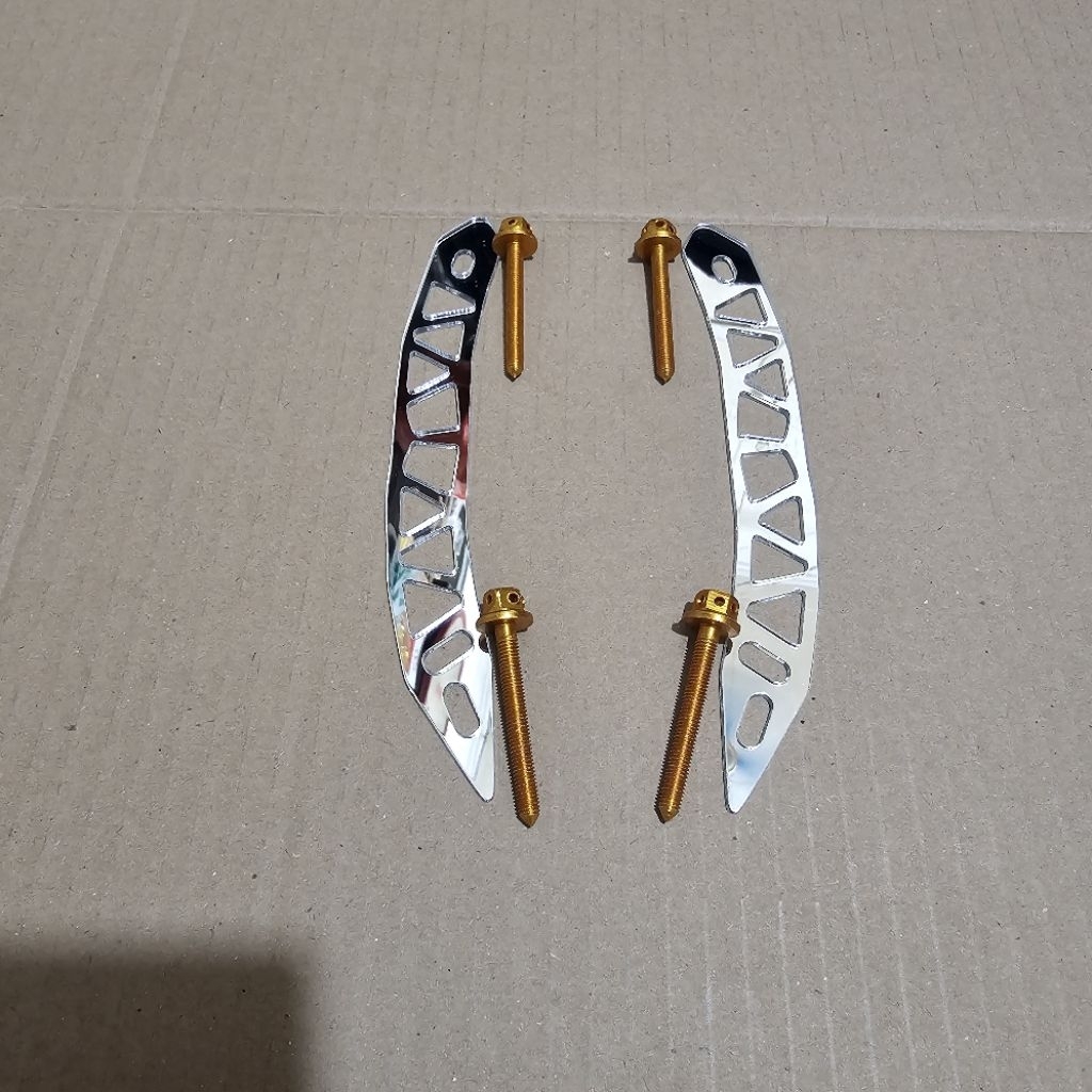 GARNISH VISOR PEMANIS VISOR BAHAN MIROR PLUS BAUT NMAX NEW DAN OLD