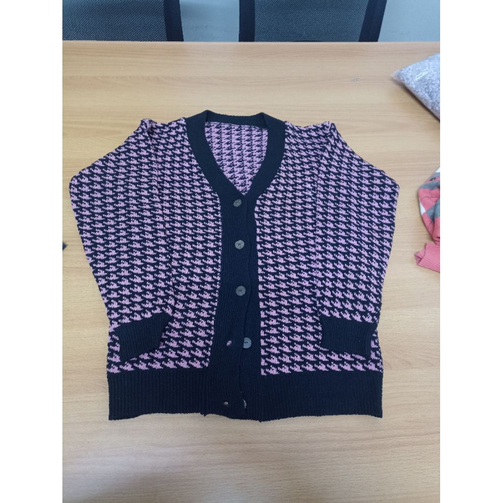 cardigan kotak-kotak