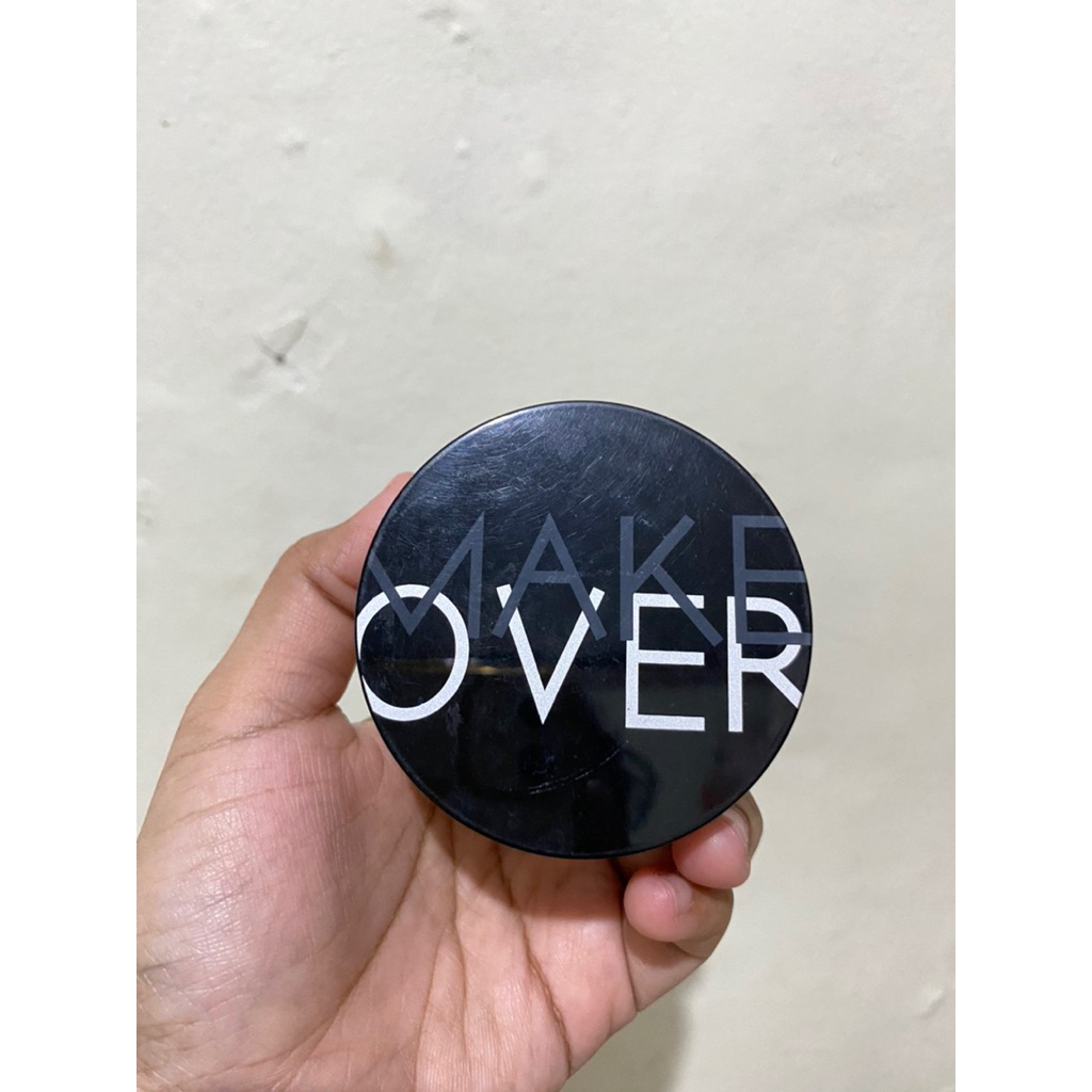 Make over bedak powder