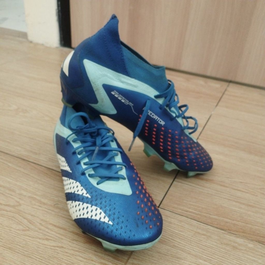 sepatu bola Adidas predator original 100% second cuci gudang
