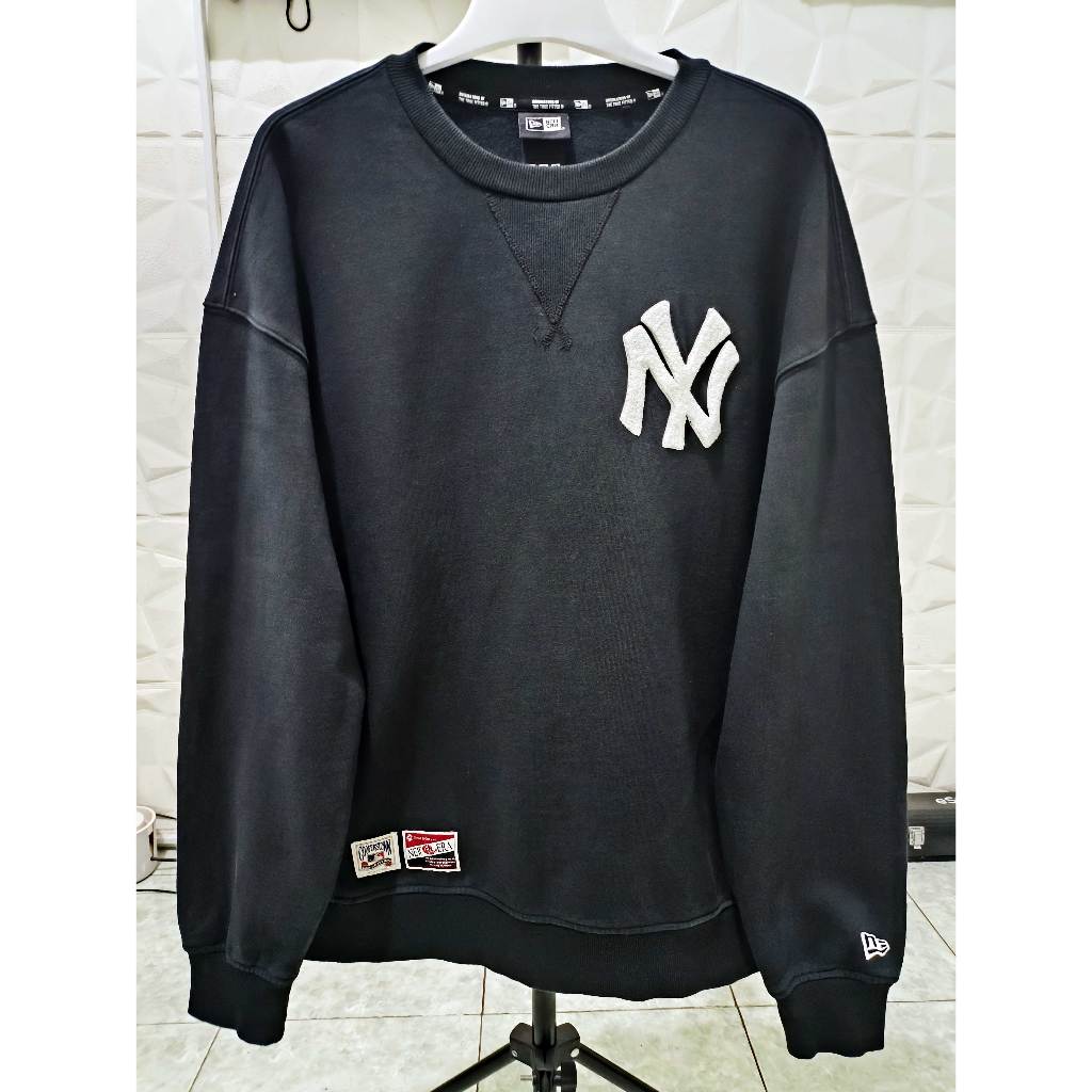 Sweater CN Crewneck New Era Logo NY Bordir Hitam Full Tag