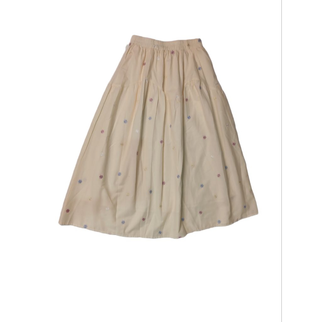 rok bordir bunga kecil