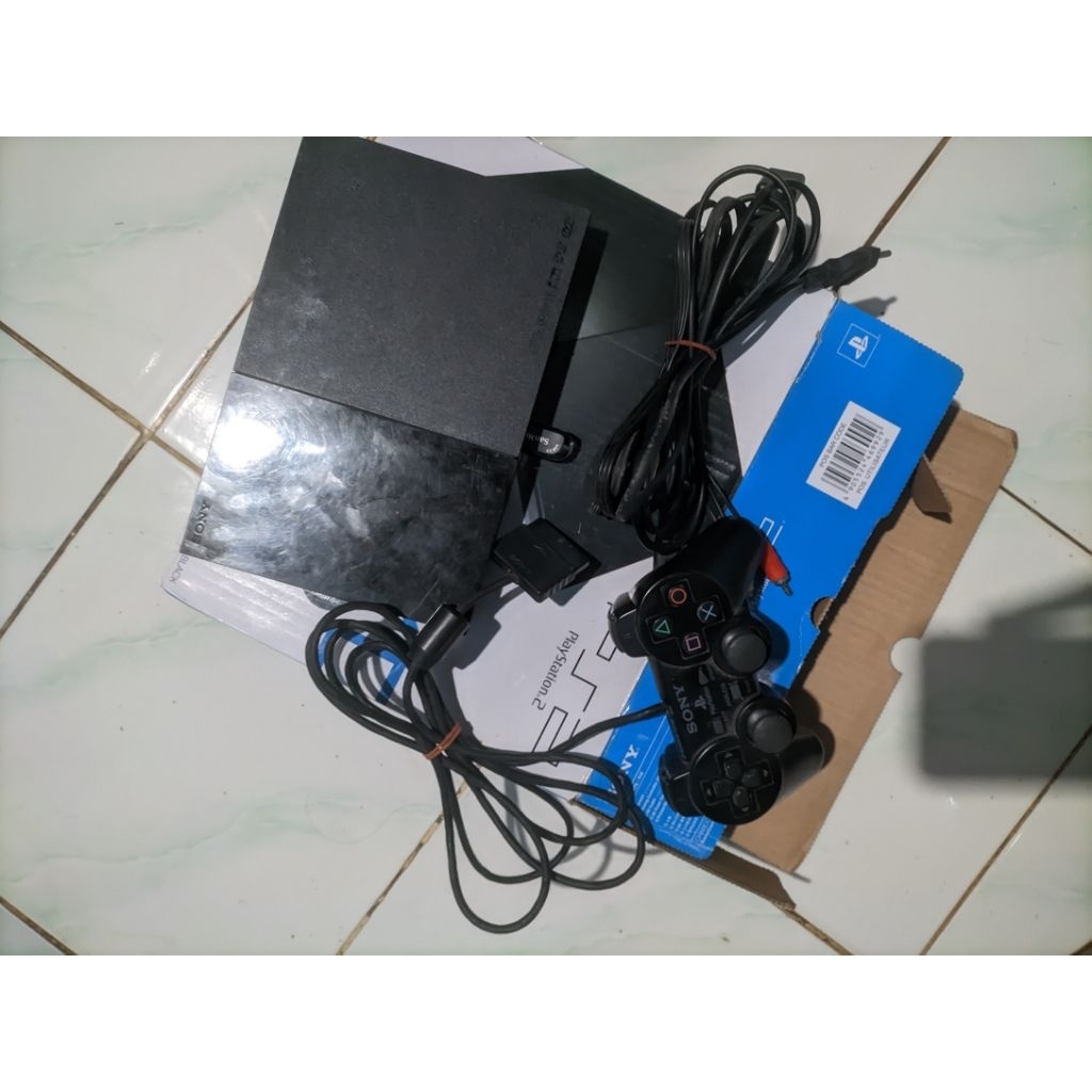 ps 2 / playstation slim / playstation 2