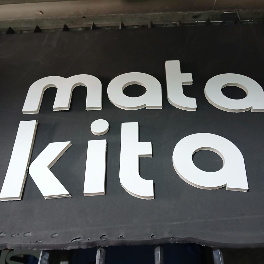 Huruf timbul bahan eva spon tinggi 30 cm tebal 1 cm abjad huruf eva spon