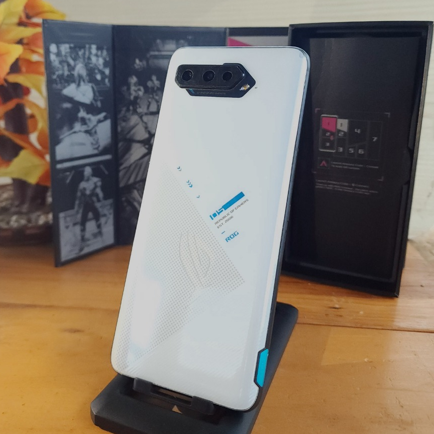 ASUS ROG Phone 5 Second 8/256GB & 8/128GB – HP Gaming Bekas Mulus, Spek Tinggi- Garansi Resmi Indone