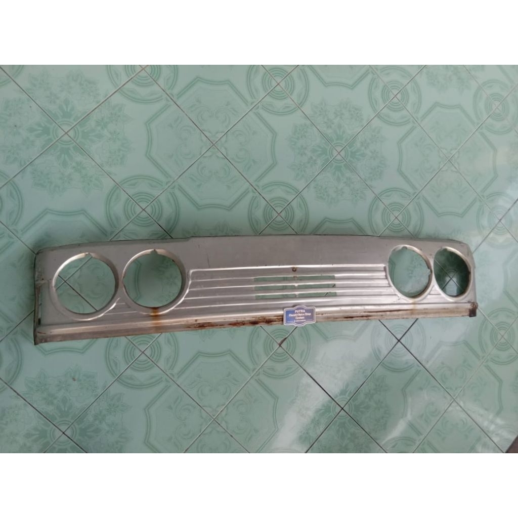 Gril colt t120 original buat tahun 75-81 mulus utuh