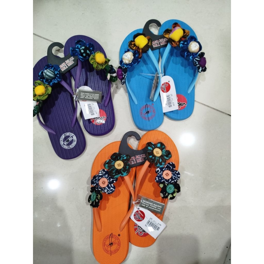 Sandal bunga joger Bali