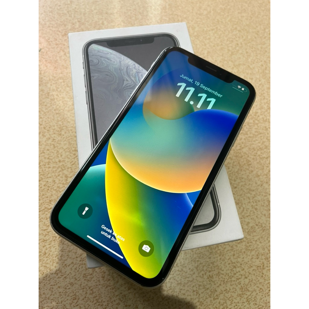 iPhone XR 64gb warna putih