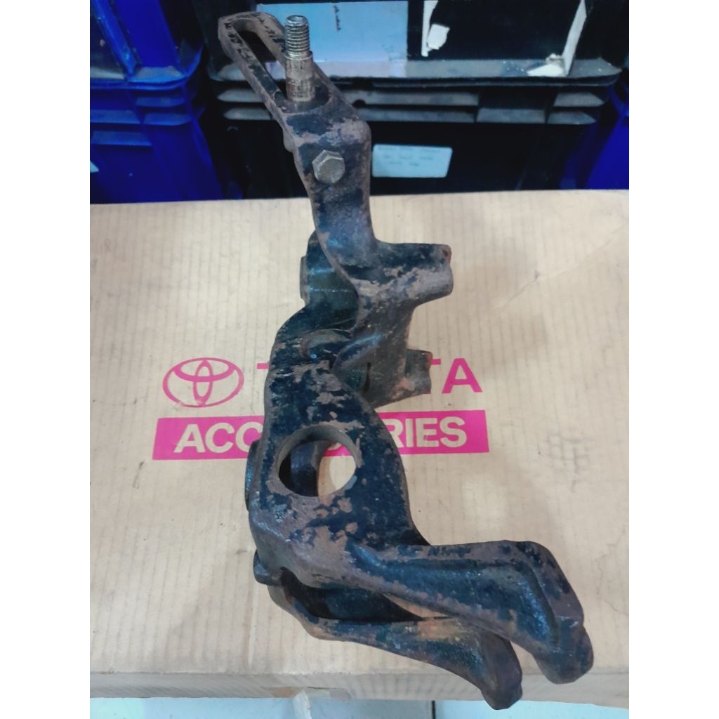 Bracket Breket AC Toyota Kijang Super Original