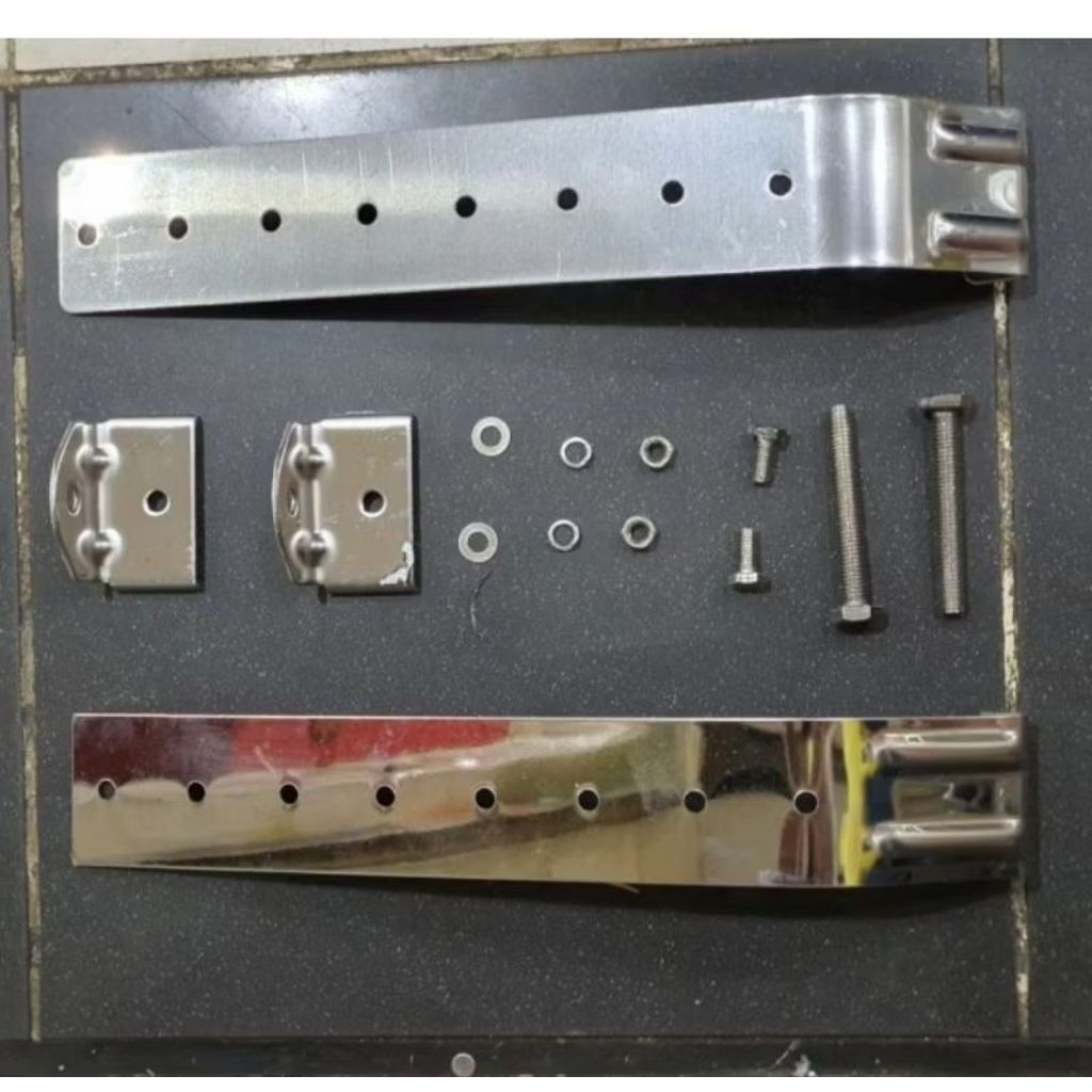 Breket lampu universal atap mobil