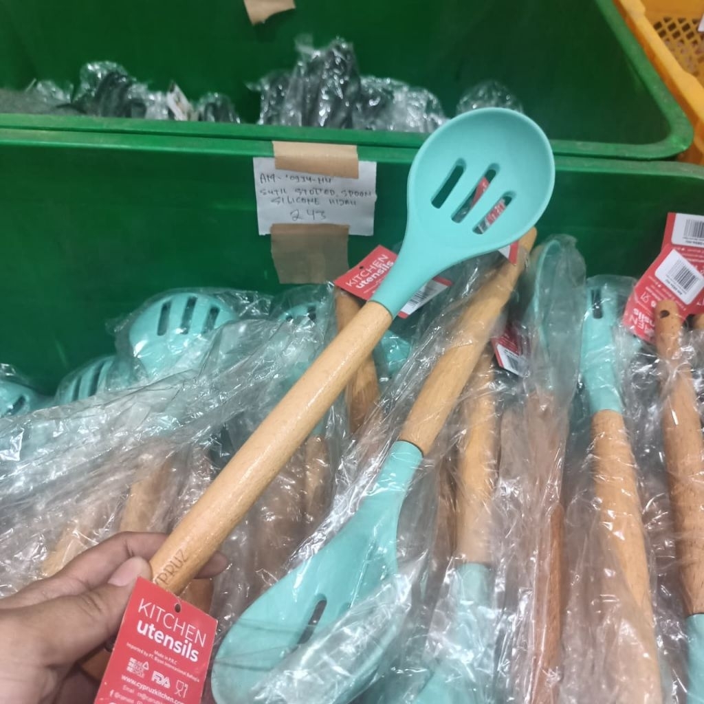 SPATULA CYPRUZ