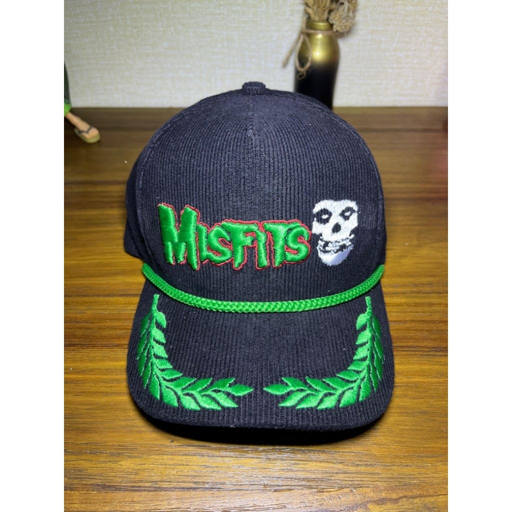 topi level xero x misfits limited edition bukan new era