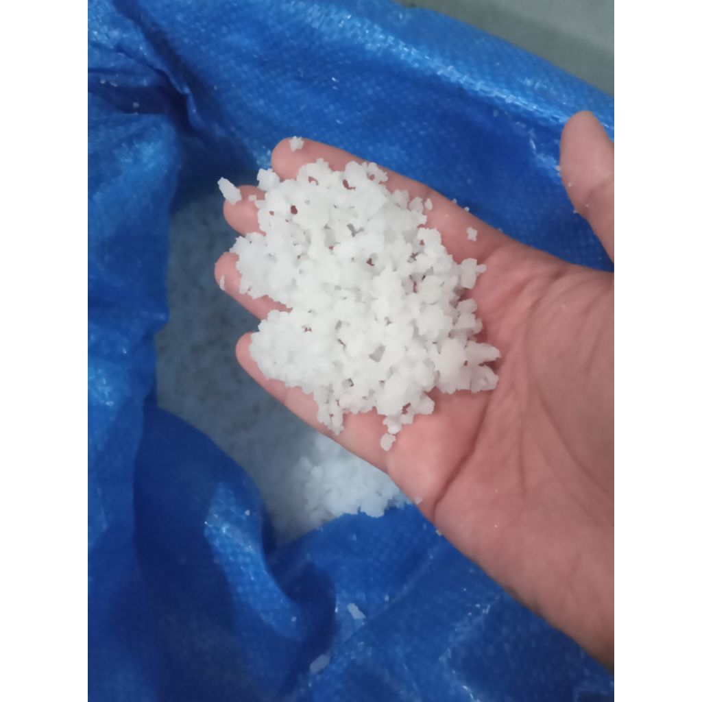 

GARAM PUTIH BERSIH 1kg PREMIUM/ SEA SALT / GARAM KROSOK SUPER PUTIH BERSIH / KROSOK GARAM / PUTIH BERSIH / 100% ORIGINAL SEA SALT / NON YODIUM
