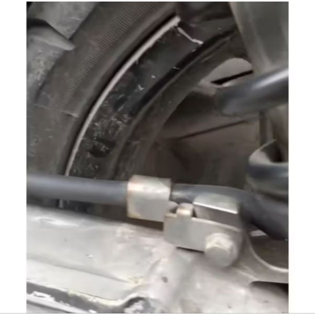 Breket selang hawa honda vario 110 karbu beat karbu