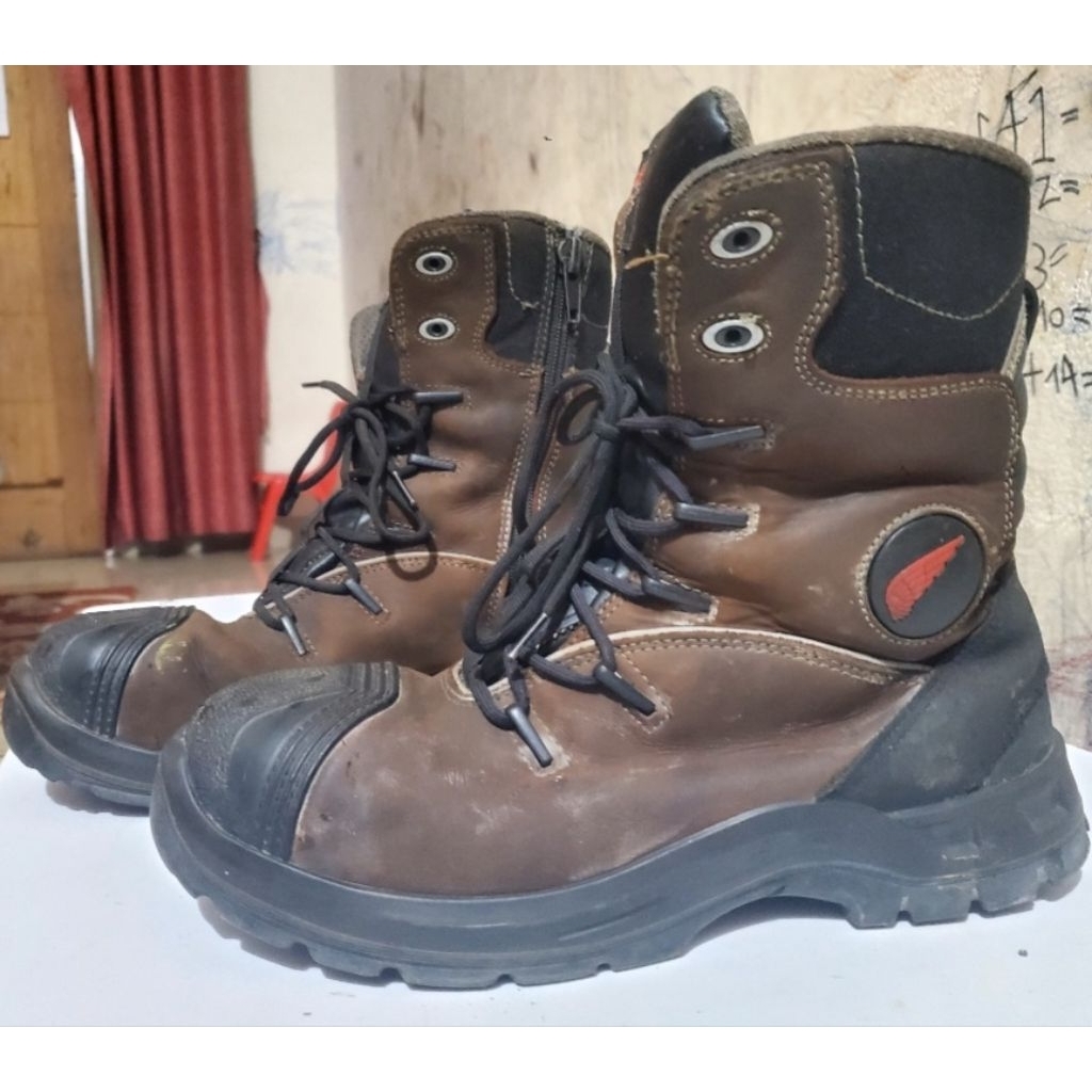Sepatu Safety "Red Wing" 3229, size 44 ( second masih layak pakai )