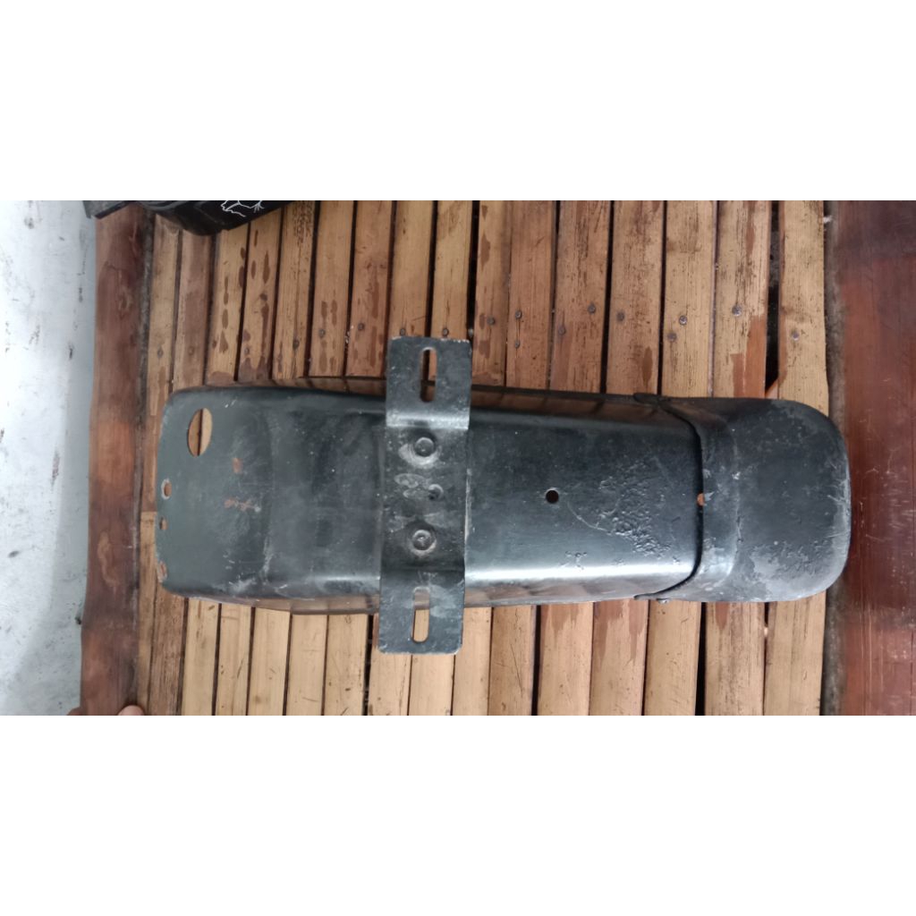 spakbor slebor belakang suzuki rc100/80