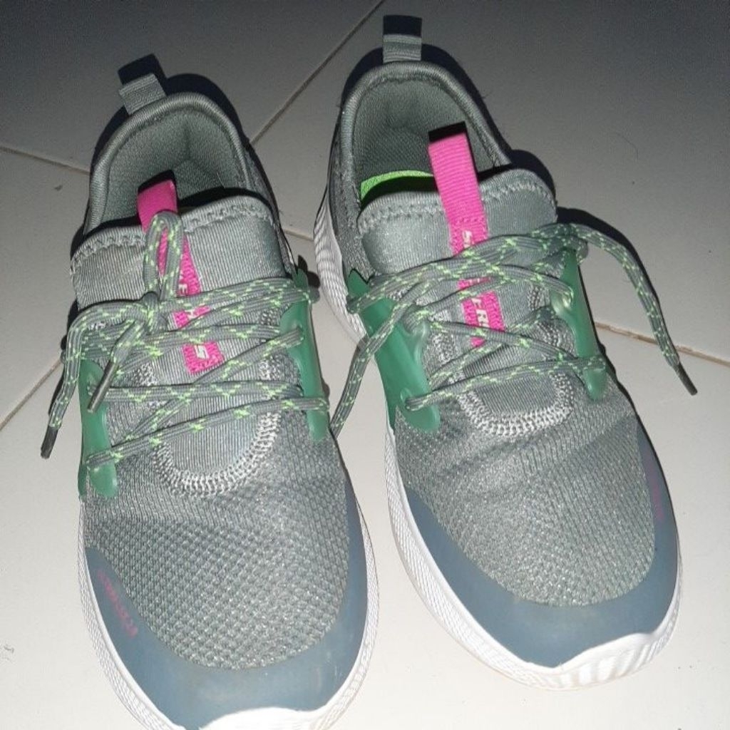 Preloved Like New Sepatu SKECHERS AIR-COOLED wanita size 39