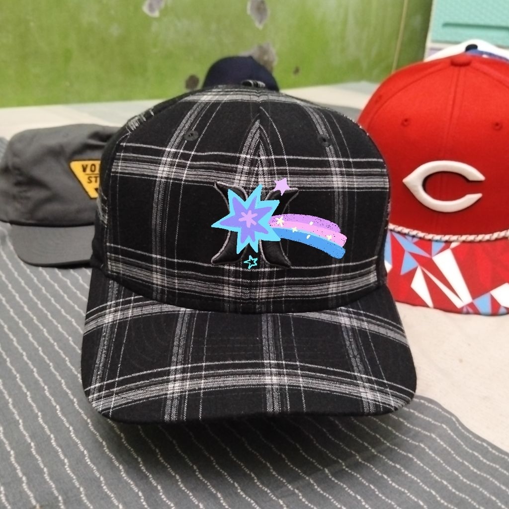 topi caps surfing hurl3y tartan