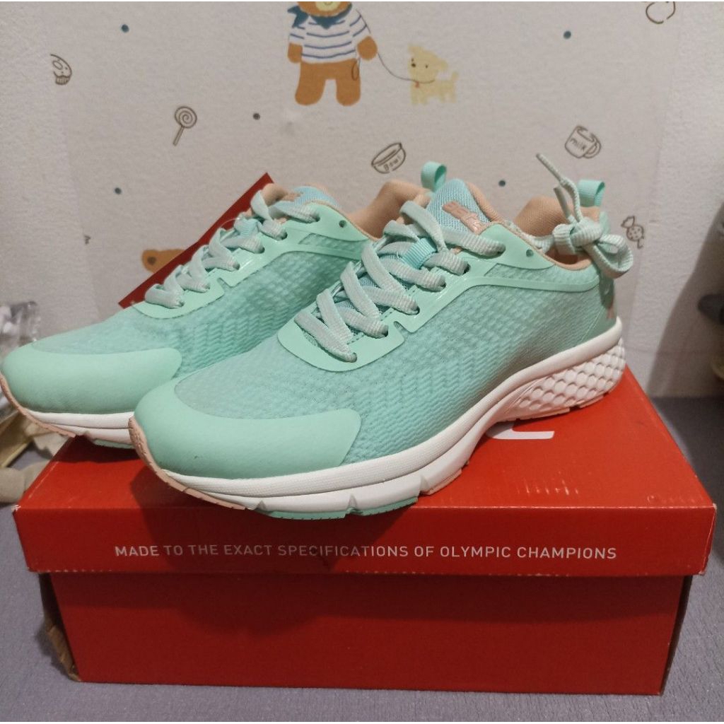 Sepatu astec running hijau uk 40 women running shoes