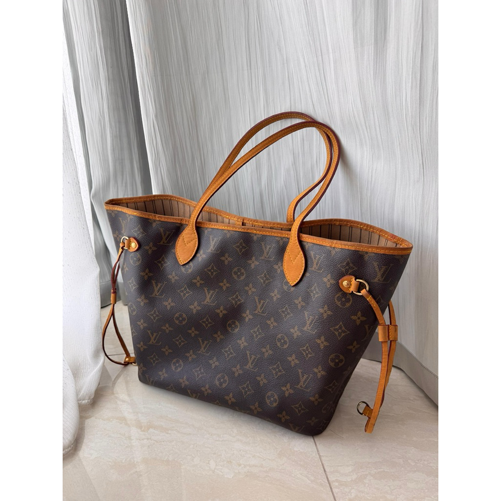 preloved neverfull monogram size MM