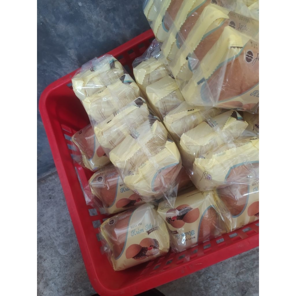 

roti jordan isi cream mesis/10.000 dapat 5pcs/Roti mesis jordan