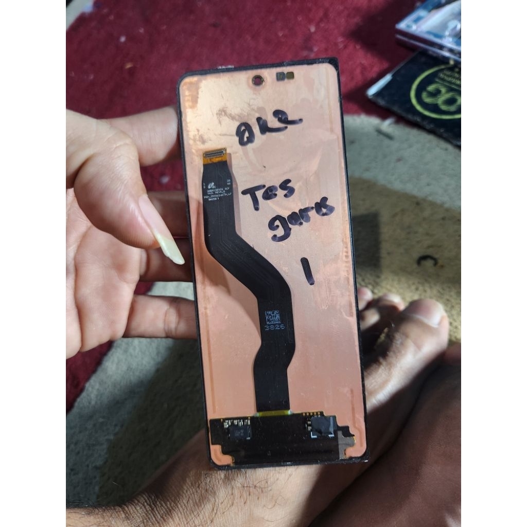 LCD depan samsung z fold 5